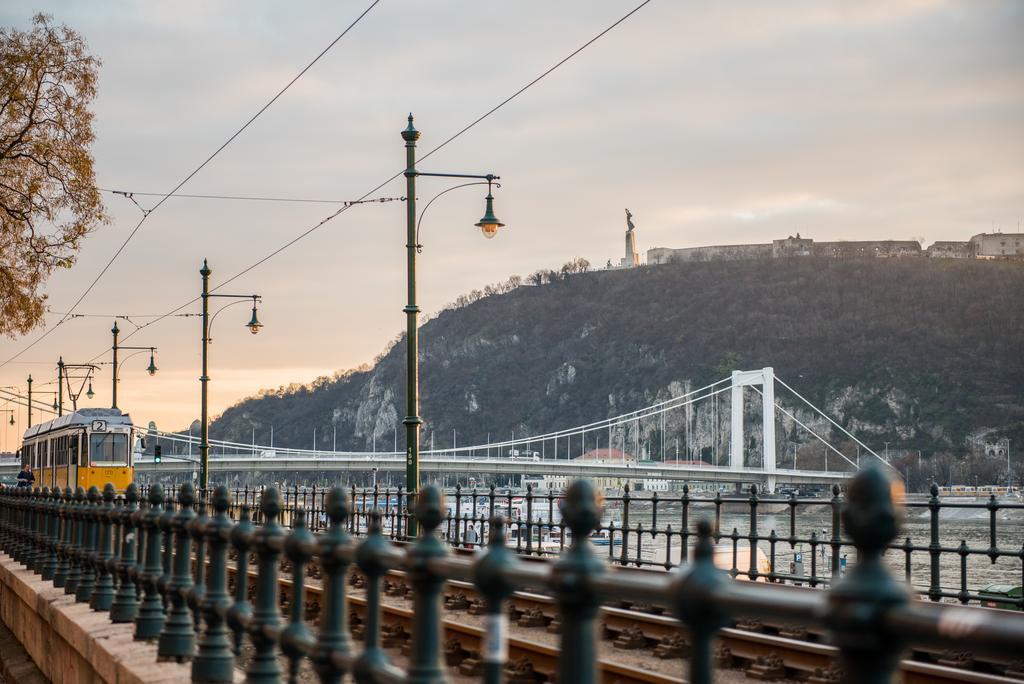 Danube Castleview Apartment Budapest Bagian luar foto